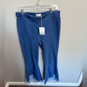 Cello Pull On Flare Leg Pants Size XL stretch denim raw uneven hem AB2907 129203